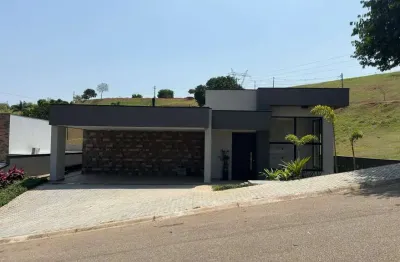 Imóvel de luxo em bragança paulista-sp: casa de 3 quartos, 3 suítes, 2 salas e 2 vagas no condomínio terras de santa cruz.