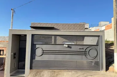 Imperdível oportunidade de adquirir casa com 3 quartos e 2 vagas na villa verde bragança!