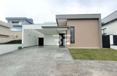 Casa térrea moderna no cond. lagos d’icarai – obra em andamento!