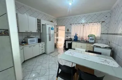 Casa com 3 dormitórios à venda, 194 m² por R$ 930.000,00 - Jardim Regina - Indaiatuba/SP
