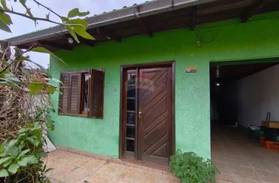 Oportunidade única: duas casas, amplo espaço e excelente localização!