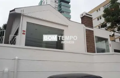 Casa comercial para alugar no Três Figueiras, Porto Alegre 