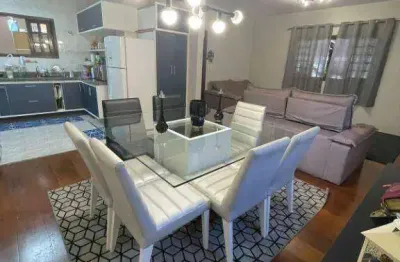 Sobrado à venda no jardim das indústrias com 5 quartos e 244m²