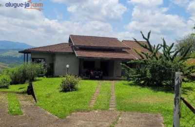 Casa à venda em condomínio fechado no bairro dos freitas com 420 metros.