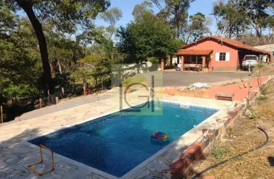 Imperdível chácara à venda em mairinque - sp,  bairro capoava: 4 quartos, 1 suíte, 1 sala, 3 banheiros, 1 vaga de garagem, 200m².