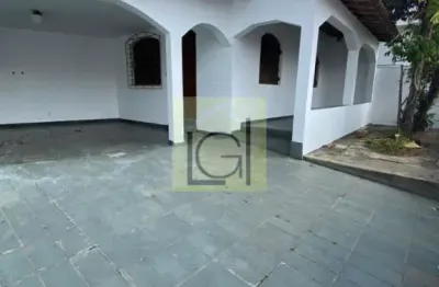 Casa comercial ou residencial à venda em itu-sp, bairro brasil: 2 quartos, sala, 2 banheiros, 4 vagas de garagem, 131m² de área.