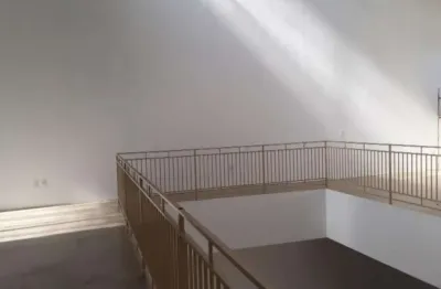Barracão comercial em itu-sp: 430m², 5 banheiros, venda ou locação no alto de são josé.