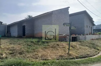 Casa de alto padrão em condomínio, 2 quartos, 2 suítes, 2 salas, 4 banheiros, 258,16 m² de área em Salto-SP.