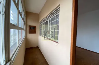 Imperdível - Casa à venda em Itu-SP, Vila Gatti: 2 quartos, 1 sala, 1 banheiro, 2 vagas, 112m². Venha conferir!