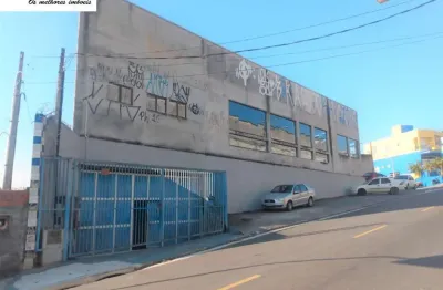Galpão de esquina com 380 m², para fins comerciais, próximo ao sesi bras cubas.