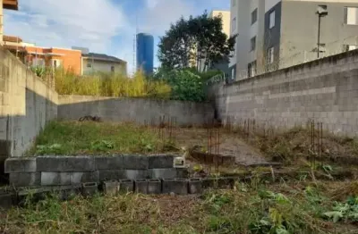 Terreno plano em ótima localização, 5 minutos do centro com 183m²