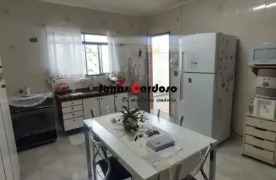 Casa térrea com 3 dormitórios, 4 vagas de garagem, edícula nos fundos, por r$630.000,00. analisa permuta, oportunidade única!