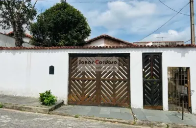 Casa térrea com edícula, na vila são sebastião, 3 dormitórios, 3 dormitórios, sala ampla, cozinha espaçosa, edícula. por r$: 530 mil. mogi das cruzes.
