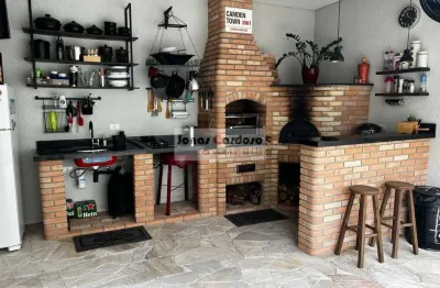 Excelente casa à venda na vila suissa em mogi das cruzes. com 3 quartos, 1 suíte, 2 salas, 3 banheiros, 3 vagas, 155m² de construção.