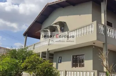Imperdível sobrado à venda no jardim layr em mogi das cruzes. com 3 quartos (1 suíte), 5 vagas, edícula com área gourmet, 283m² de construção!