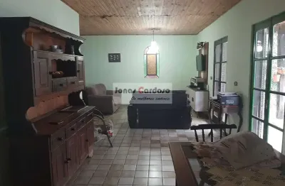 Casa à venda no parque santana em mogi das cruzes. com 3 quartos, 1 suite, 2 salas, 2 banheiros, 3 vagas de garagem, 204m² de construção.