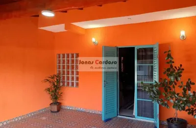 Casa  assobradada à venda na vila brasileira em mogi das cruzes. com 2 quartos, 1 suíte, área gourmet com churrasqueira, 2 vagas, 99 m² de construção.