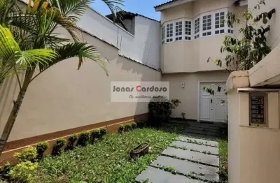 Ampla casa a venda na vila oliveira em mogi das cruzes. com 3 quartos, 1 suíte com closet e hidro, 3 salas, 3 vagas de garagem, 291m². por r$1.485.000