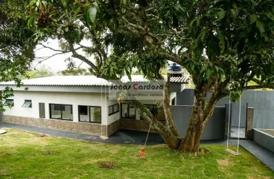 Sitio com duas casas independentes, área coberta com churrasqueira, arvores frutíferas e terreno com1.000m². parque das varinhas, mogi das cruzes-sp!