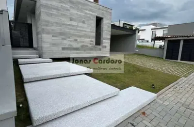 Casa no condomínio mosaico essence, 3 quartos sendo 3 suítes, 2 salas, 5 banheiros, 4 vagas, 220m². por r$: 2 milhões. mogi das cruzes/sp.