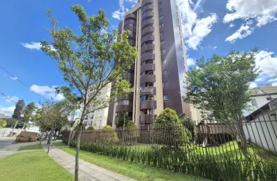 Apartamento no cabral–reformado, moderno e aconchegante -108,25 m2 privativos