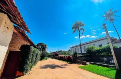 Vendo linda fazenda estilo colonial,em serra negra, estado de são paulo.