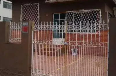Casa com 3 quartos para alugar no Pompéia, Santos 