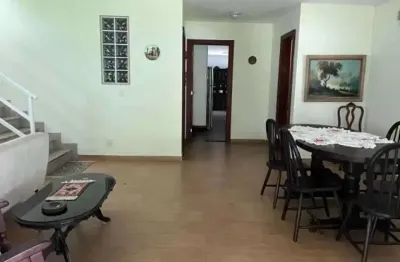 Casa com 4 quartos à venda na rua professora edna côrte silveira, recreio dos bandeirantes, rio de janeiro, 374 m2 por r$ 1.950.000