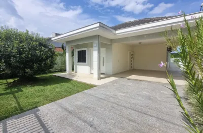 Ótima casa em condomínio fechado com 3 quartos (1 suíte) à venda no bairro Nova Brasília em Joinville – SC por R$ 850.000,00.