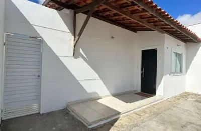 Venda de casa no condomínio villa jardim localizada no bairro sim em feira de santana!