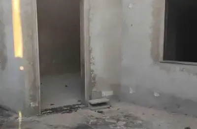 Casa em fase de construção localizada na tesoura na gabriela em feira de santana