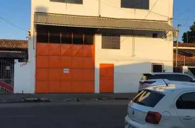 Galpão para venda localizado no ponto central em  feira de santana
