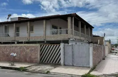Excelente casa para locação localizada no bairro mangabeira, esquina com a fraga maia em feira de santana