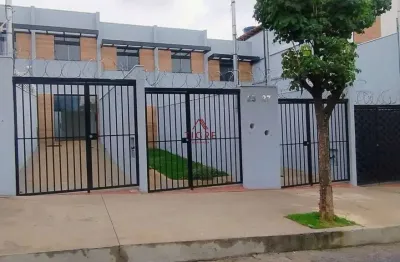 Casa em condomínio fechado com 2 quartos à venda na Rua Carlos Álvares, 25, Rio Branco, Belo Horizonte por R$ 430.000