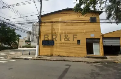 Casa comercial para locação, 200m², 2 andares, 3 vagas na calçada. brooklin