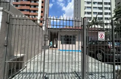 Casa térrea para locação próximo ao metrô brooklin com 3 domitórios e 1 vaga