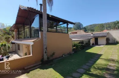 'luxuoso sobrado ao lado do saint moritz country club com piscina aquecida e área gourmet em mairiporã'