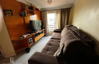 Apartamento com 2 dormitórios sendo uma suíte, 70m² de area util e uma vaga de garagem coberta.