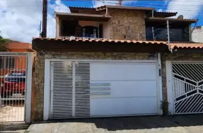 Guarulhos - sobrado com 3 dormitorios sendo uma suite, duas vagas e area gourmet - a venda!!!