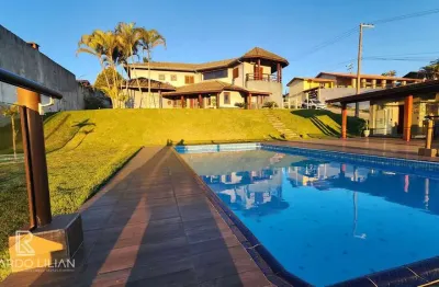 Atibaia - chacara de condominio com 5 suites, piscina, area gourmet e terreno com 1741m²