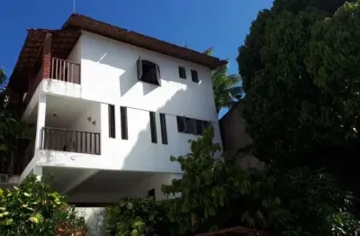 Casa  em condomínio, 4 quartos, 2 suítes, 2 salas, 3 banheiros, 7 vagas, 355m² em brotas - salvador-ba.