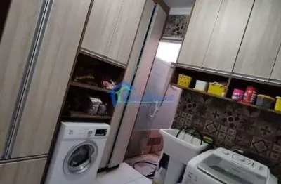 Ótima casa à venda, próxima ao shoping pollo, escolas,  padarias e supermercados.