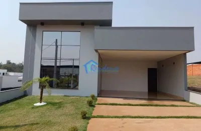 Casa recém construída, dentro do condomínio pra quem busca tranquilidade e conforto.