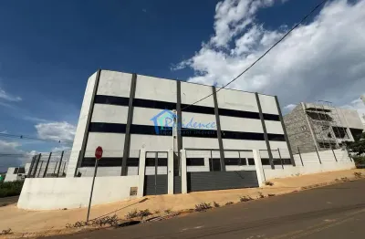 Galpão Industrial no Europark Comercial – Estrutura Completa e Moderna!