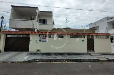 Linda casa no parque 10, com 6 quartos sendo 2 suites,  272 m²  manaus, am.