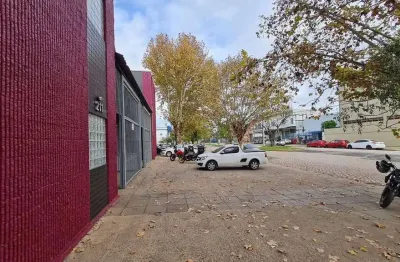 Casa com 3 quartos para alugar no Anchieta, Porto Alegre 