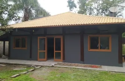 Clima de fazenda , entocada na natureza e a 500mt da sc