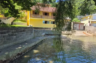 Pedacinhodo paraíso praia privativa 300mt const terreno 740 mt