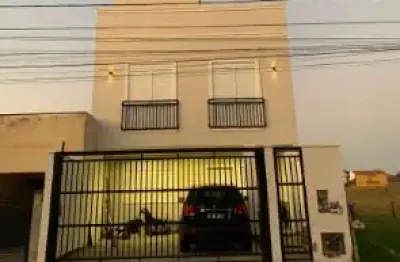 Casa nova moderna no coração do campeche fácil acesso s/ transito