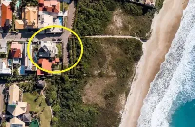 Exclusividade casa frente mar em condomínio fechado